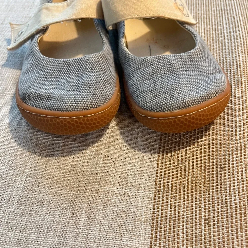 Livie & Luca Grey Canvas Mary Jane Shoes Kids Size 12 Honeycomb Sole
